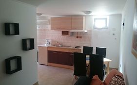 Apartment Sara